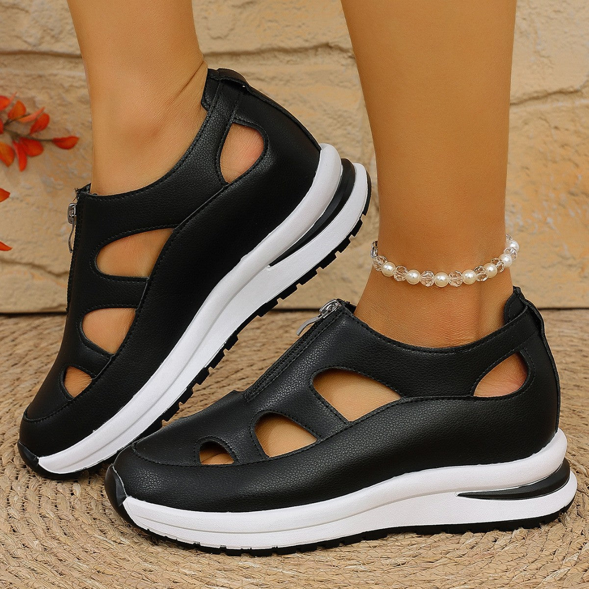 Women's Chunky Sole Closed-Toe Sandals – Soft Sole Velcro Strap
