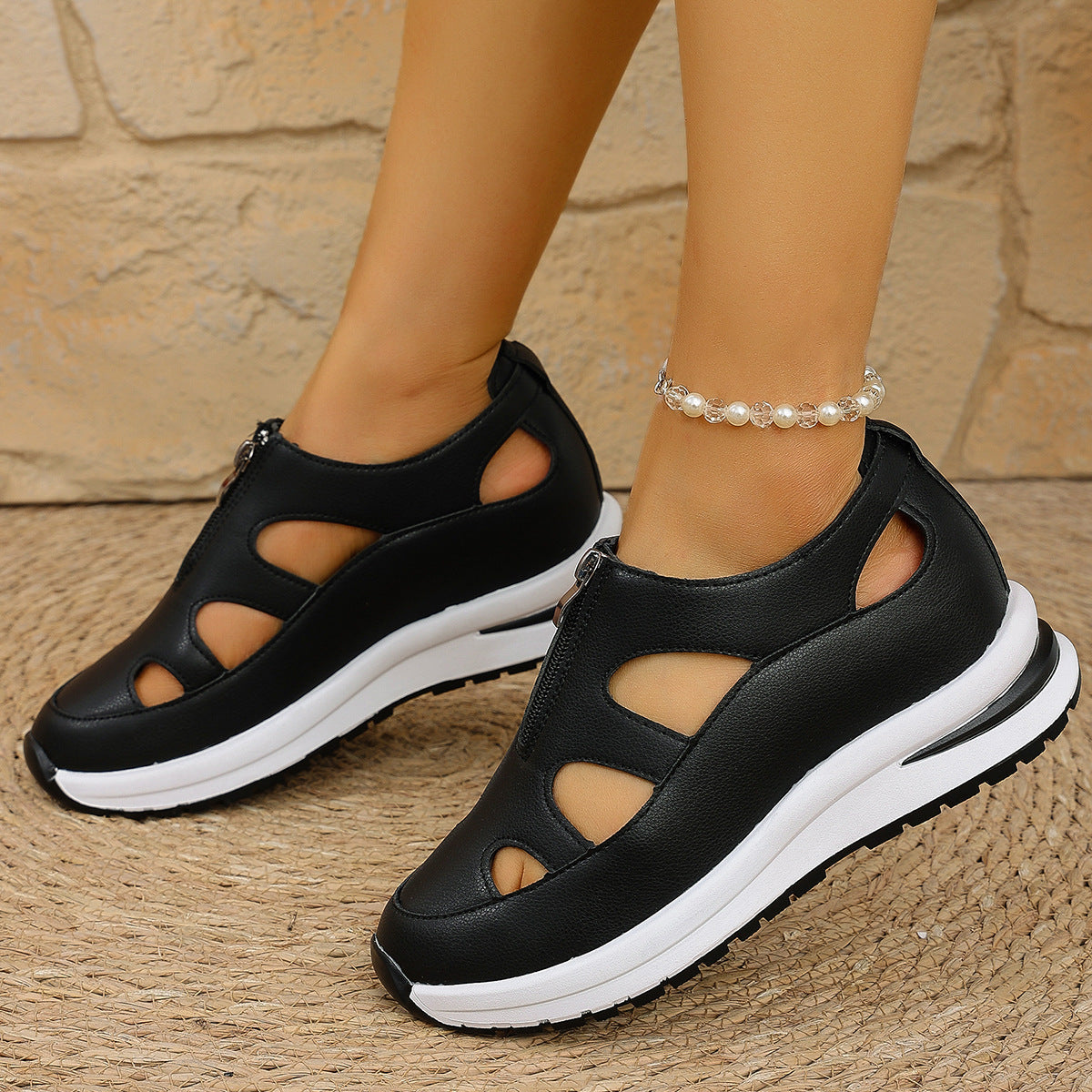 Women's Chunky Sole Closed-Toe Sandals – Soft Sole Velcro Strap