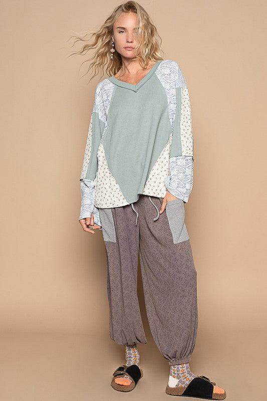 POL Lace Floral Round Neck Knit Top for Elegant Style