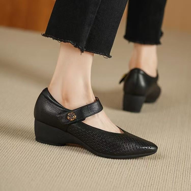 Women’s Retro Pointed High Heels