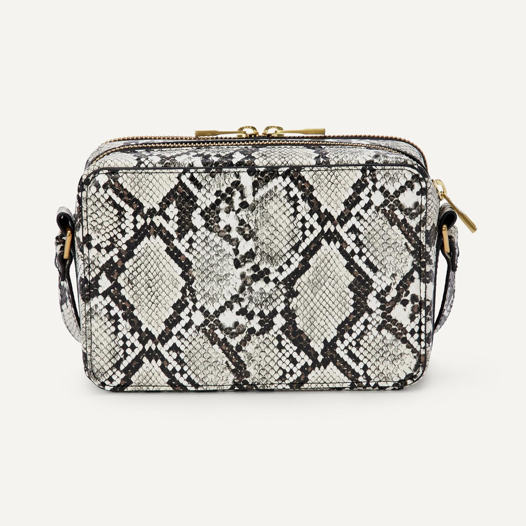 Amazon Essentials Women's Boxy Crossbody Bag