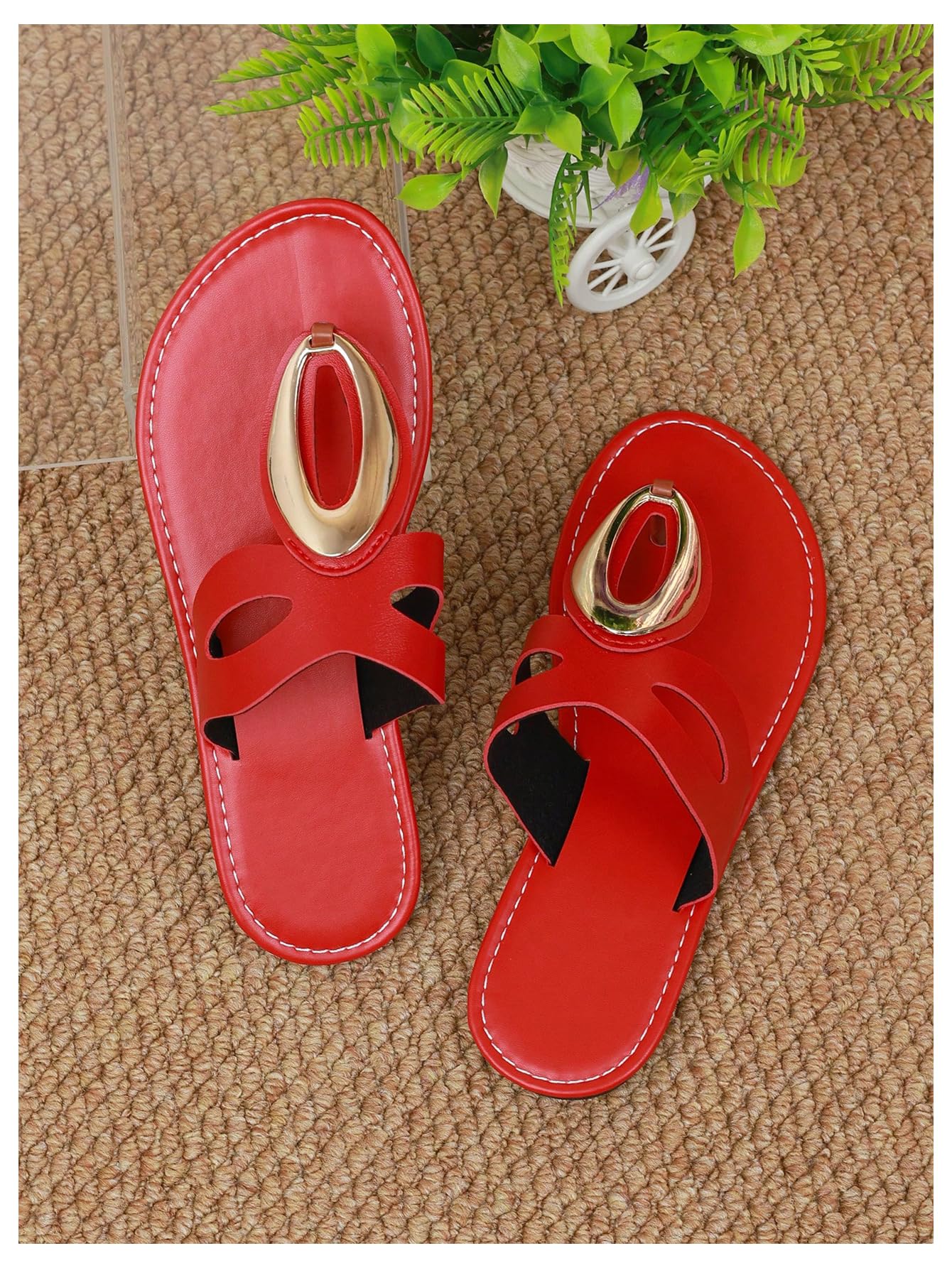 OYOANGLE Women's Metal Open Toe Leather Thong Dressy Sandals Flip Flops | PU Leather Lining, Beach Outings Tropical Vacation Summer Daily Occasions