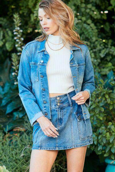 Veveret Button Up Raw Hem Denim Jacket for Women Fashion