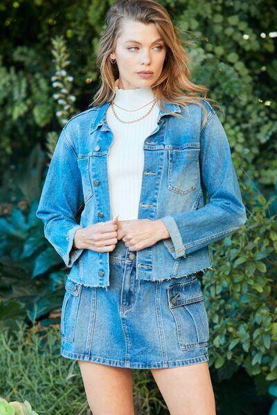 Veveret Button Up Raw Hem Denim Jacket for Women Fashion