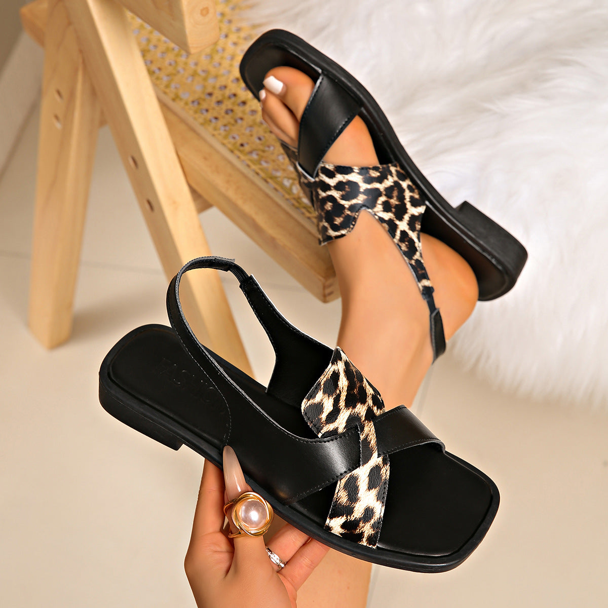 Leopard Print Color Matching Flat Open Toe Sandals Women Square Toe Mixed with Roman Beach Slippers