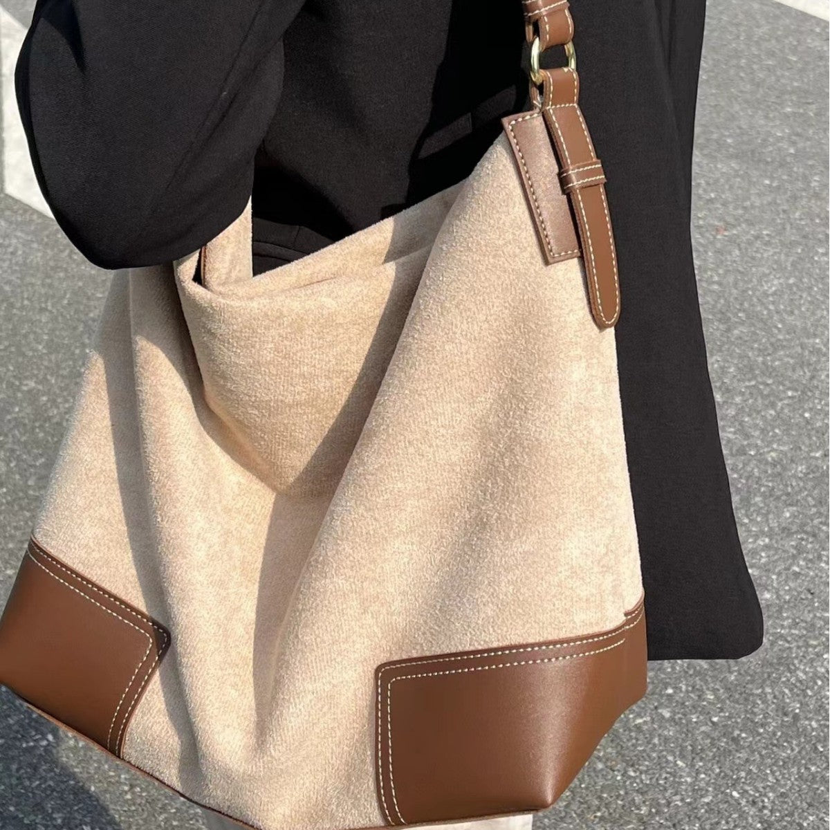 Large capacity suede hobo bag, female contrasting shoulder bag, shoulder bag, slouchy bag