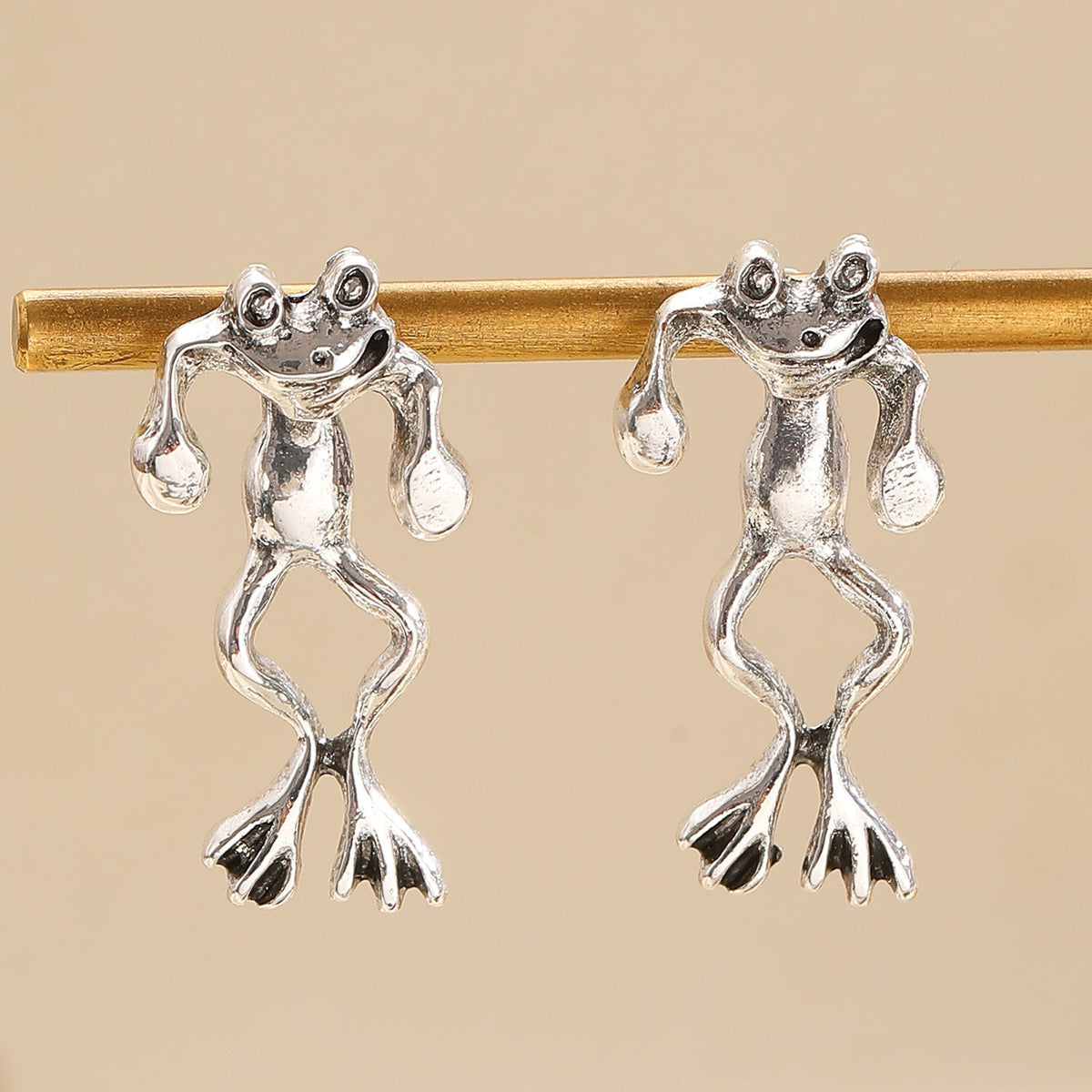 Personality Punk Frog Stud Earrings Detachable Cute 3D Animal Earrings