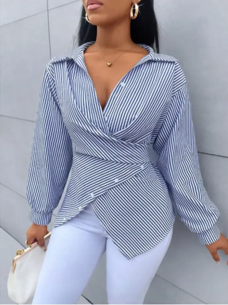 Everyday Chic: Striped V-Neck Button-Up Top for Spring