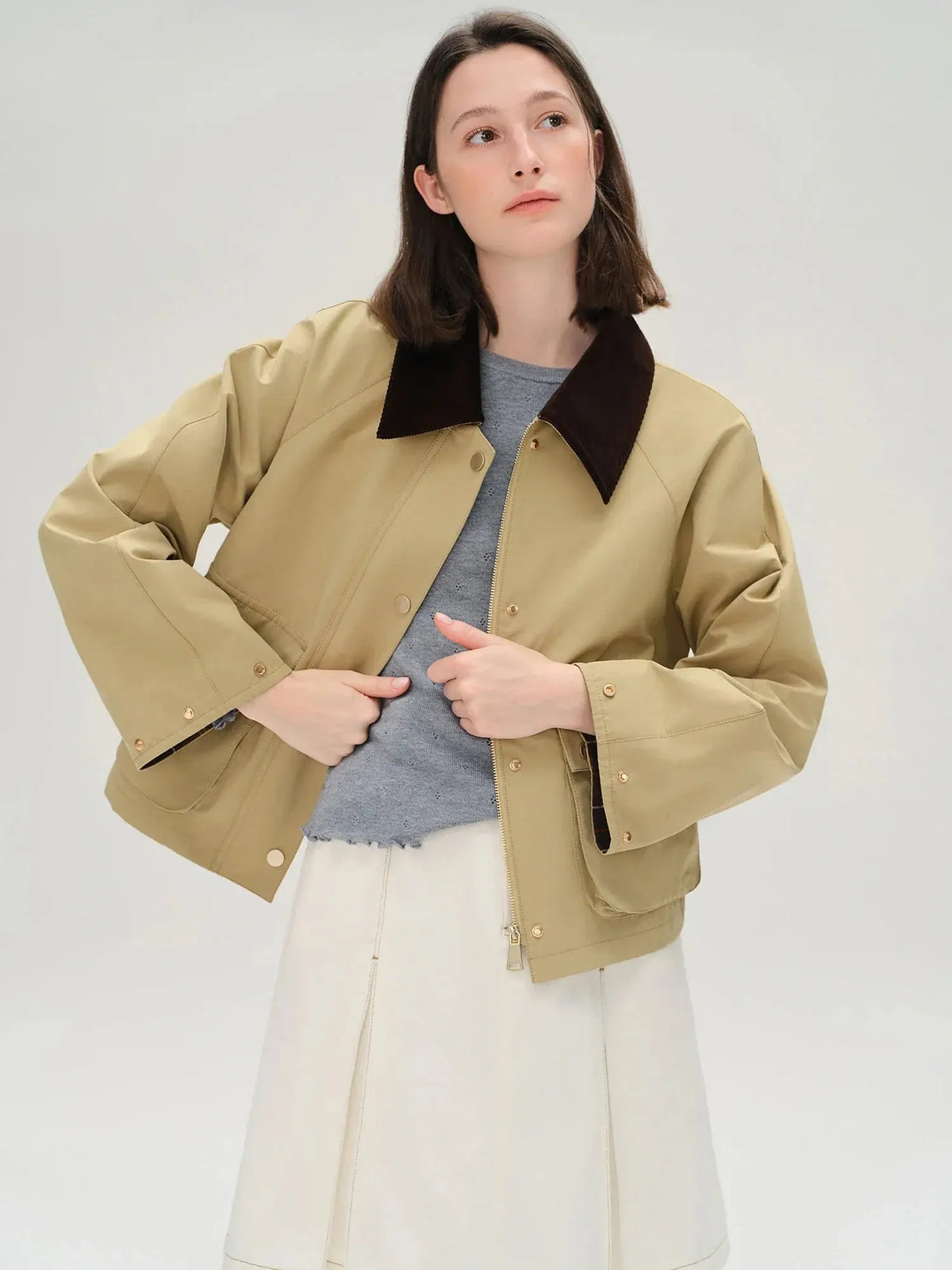 Vintage-Inspired Khaki Trench Coat for Autumn