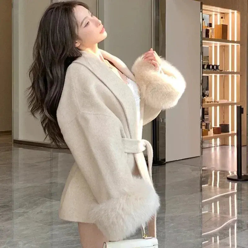 Elegant Wool Coat with Fur Patchwork