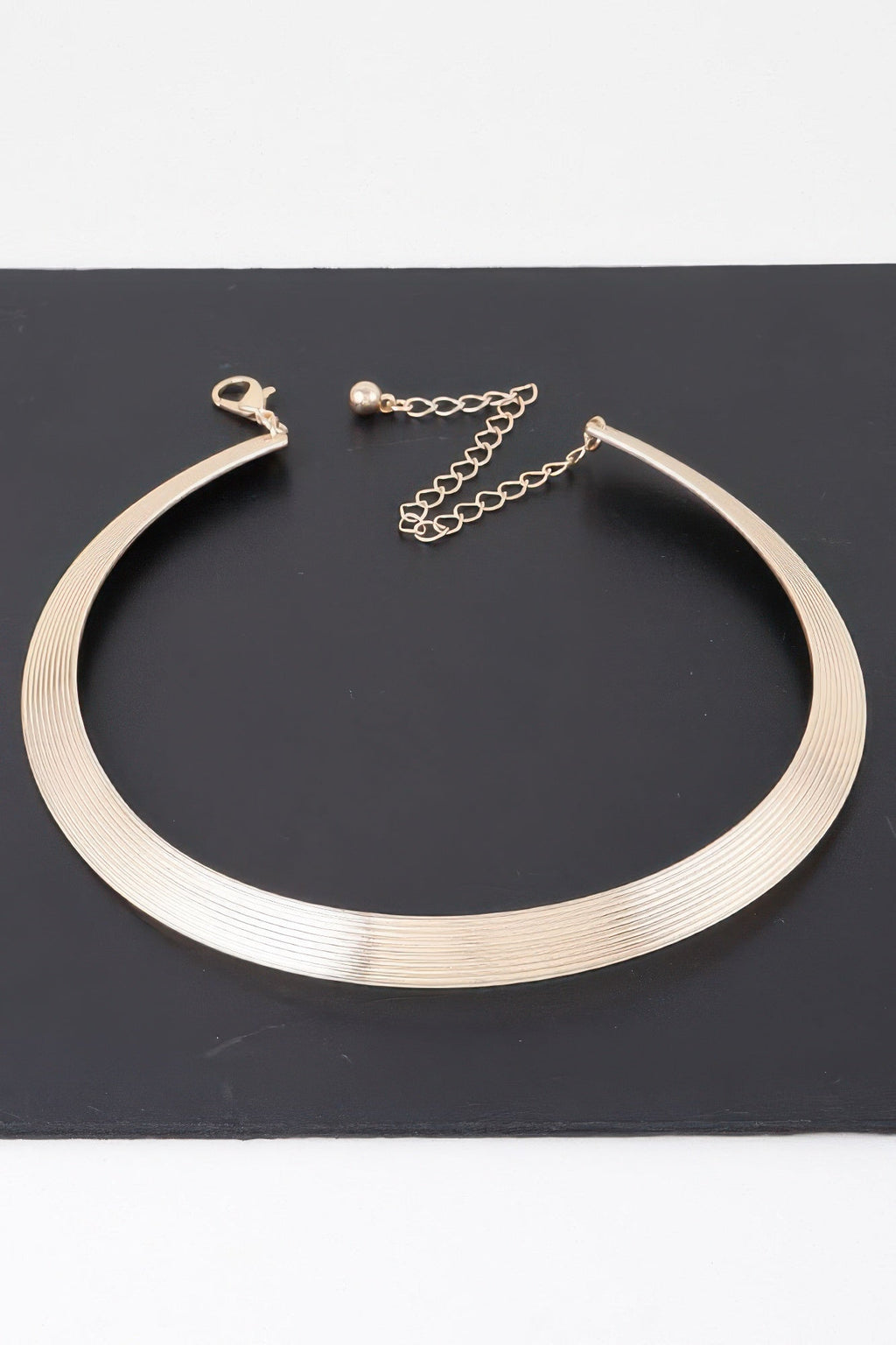 Shiny Modern Choker Necklace