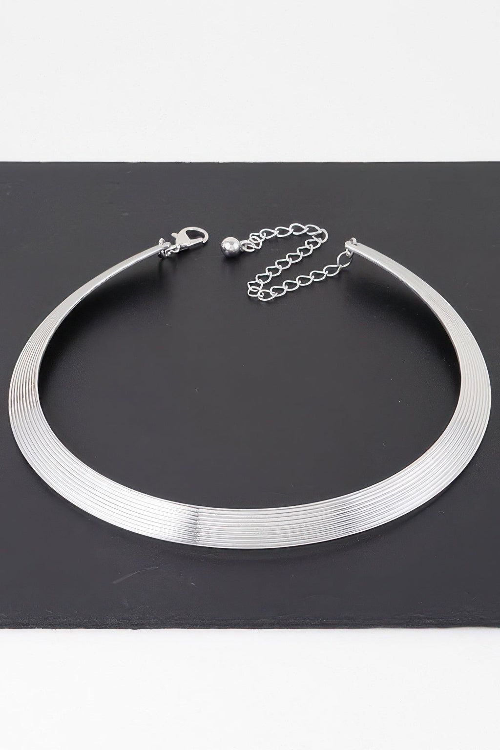 Shiny Modern Choker Necklace