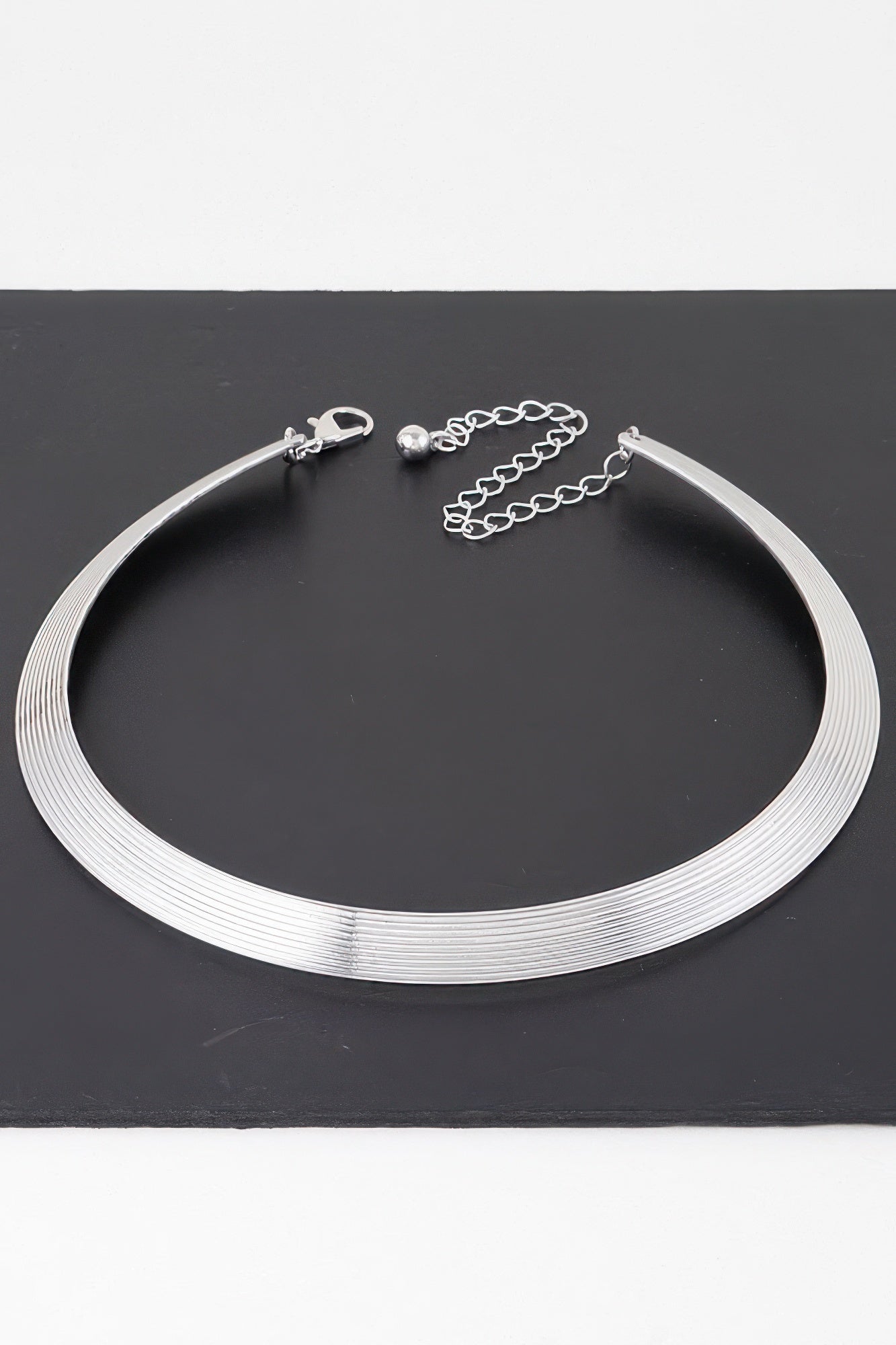 Shiny Modern Choker Necklace