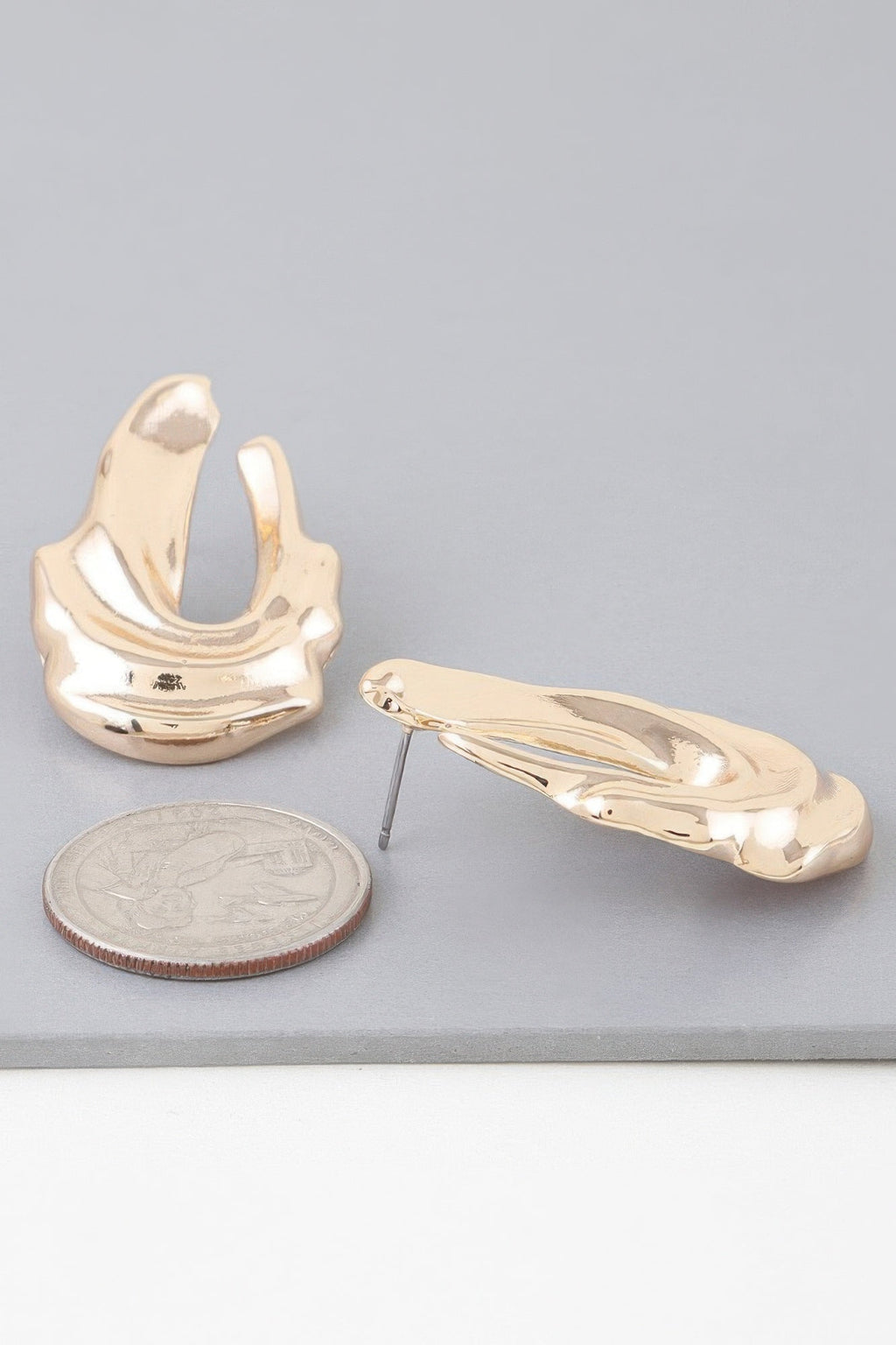 Shiny Ripple Drop Earrings