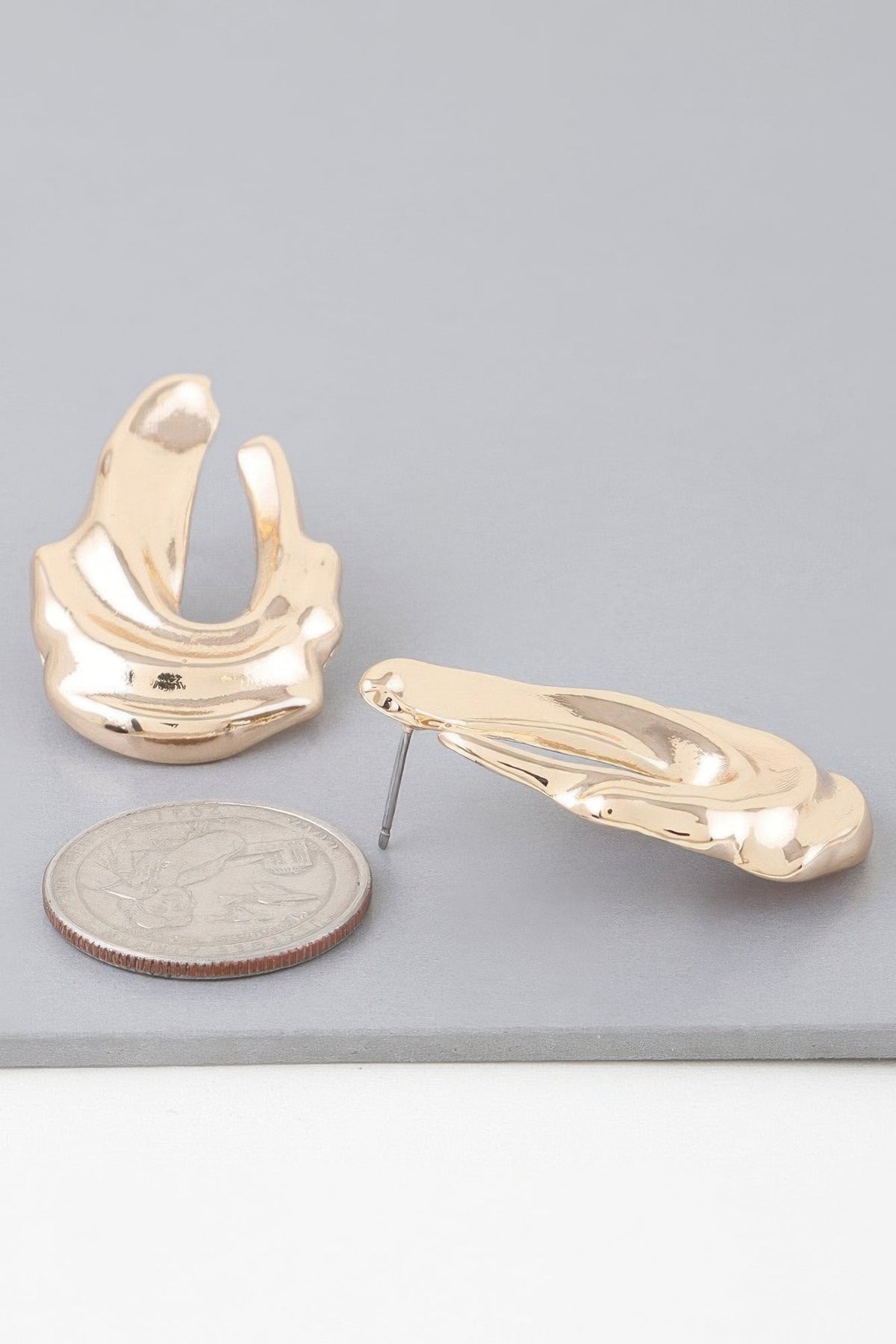 Shiny Ripple Drop Earrings