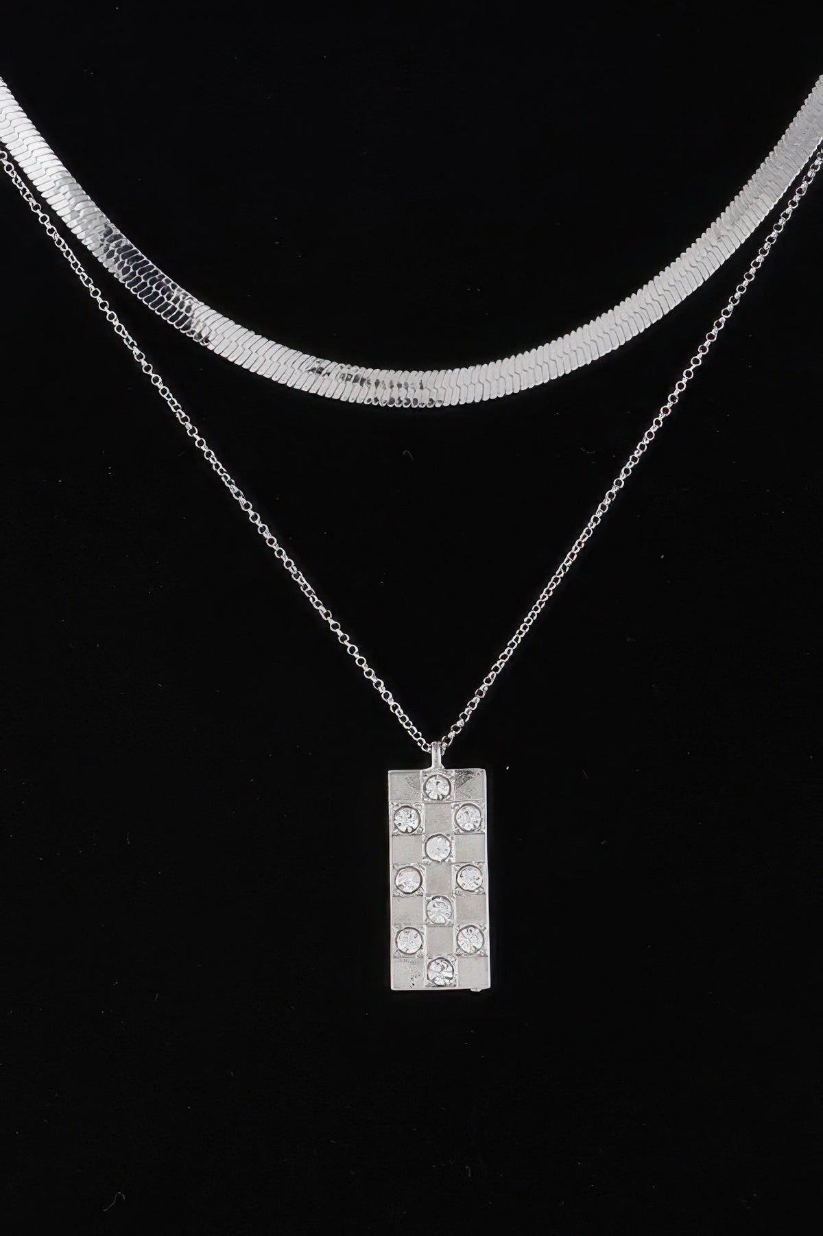 Checkered Jewel Pendant Necklace