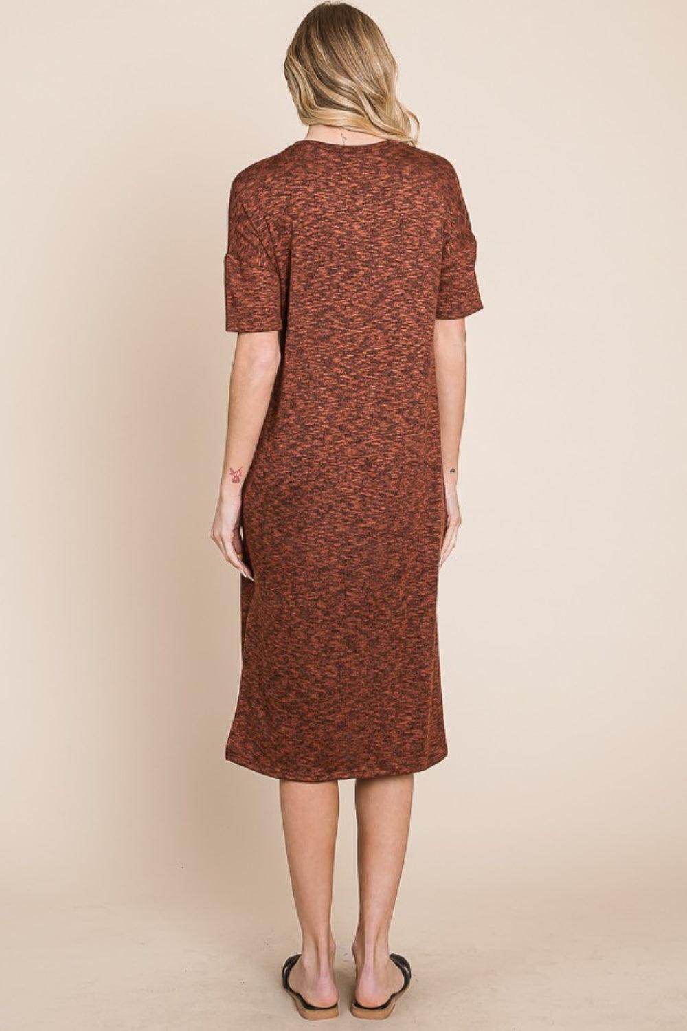 BOMBOM Round Neck Side Slit Midi Dress for Casual Elegance
