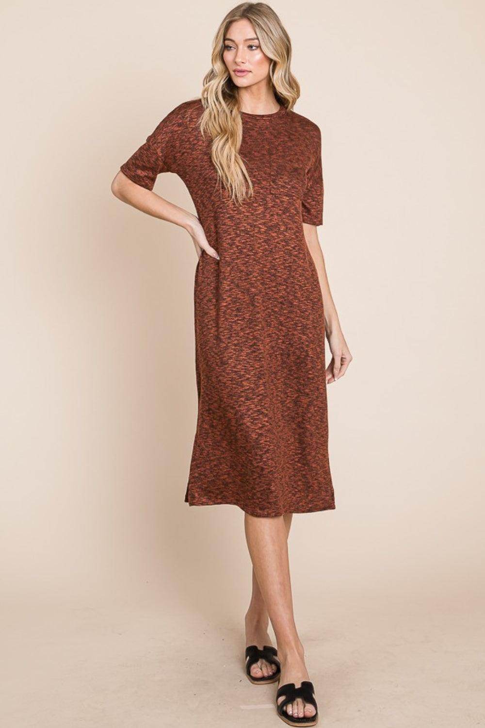 BOMBOM Round Neck Side Slit Midi Dress for Casual Elegance
