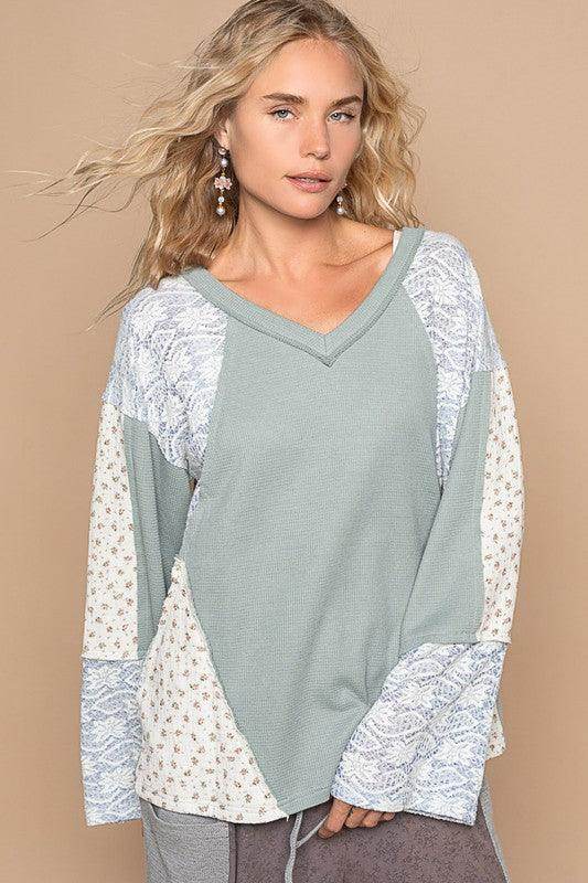 POL Lace Floral Round Neck Knit Top for Elegant Style