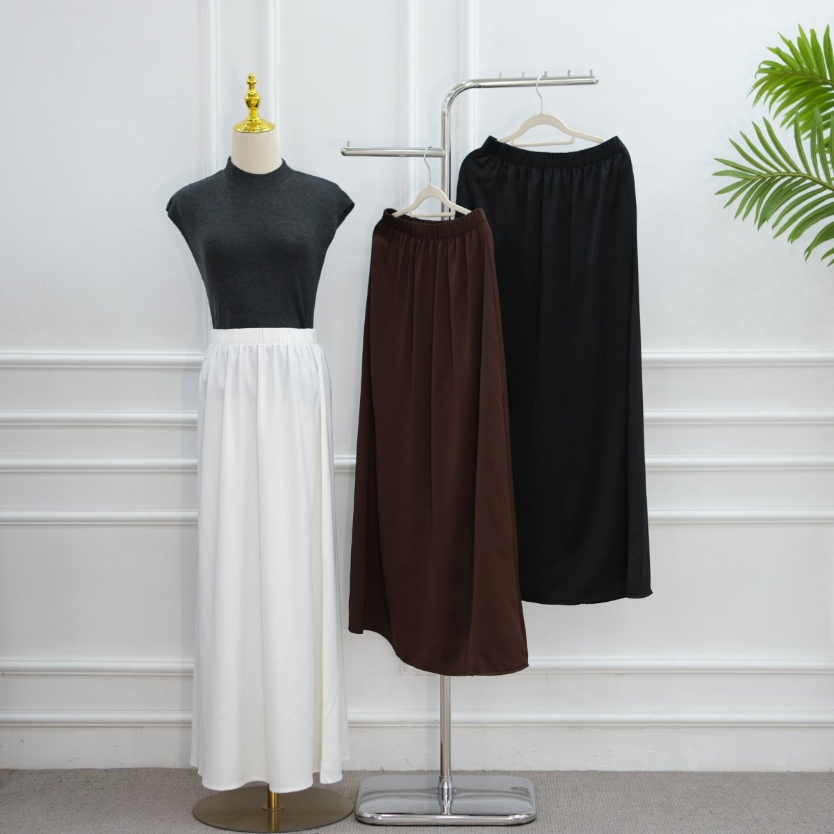 Lace Trim Contrast Panel Satin Top(MS408)