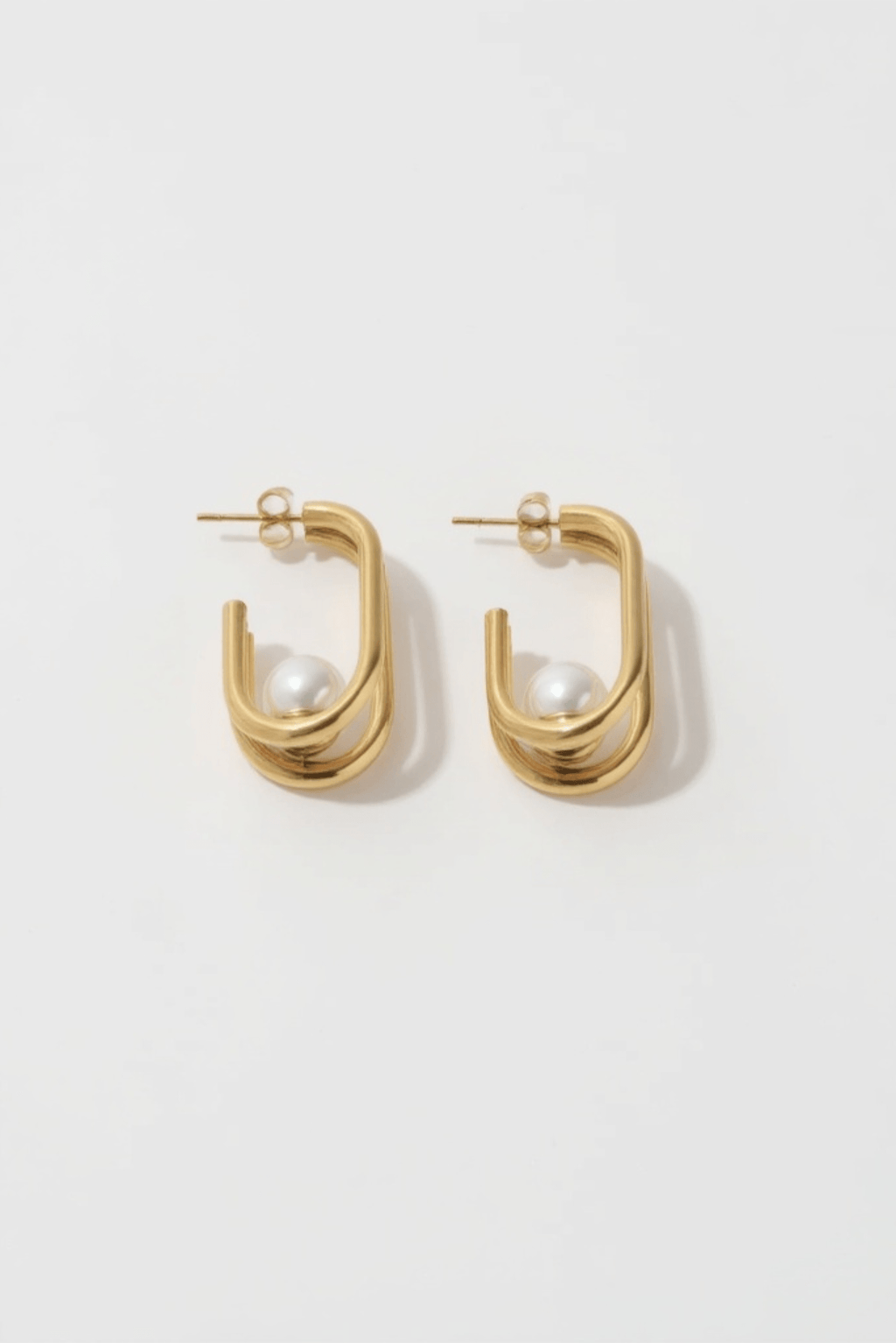 Thalia Waterproof Earring Shiny Faux Pearl at Center Dazzling